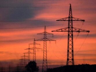 centre provinces owe rs2 56 trillion to discos