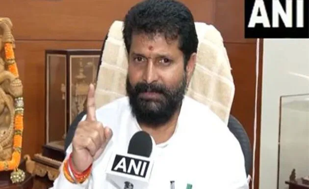 BJP's CT Ravi condemns Gundu Rao's Savarkar remark