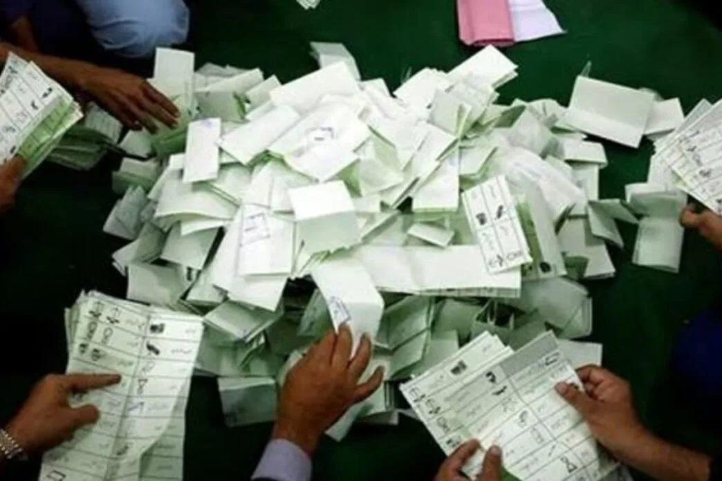 ECP takes notice of ballot paper theft during NA-231 recount