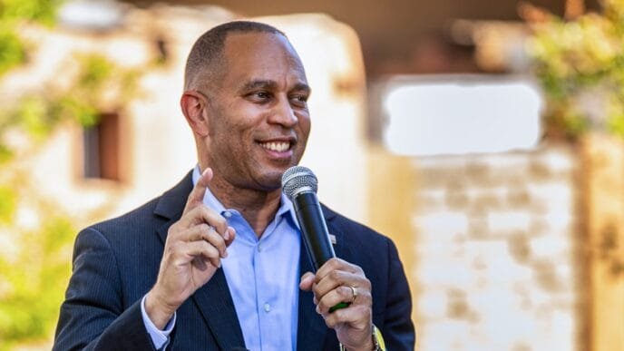 Hakeem Jeffries pitches calm governance over chaos as Democrats seek the House majority