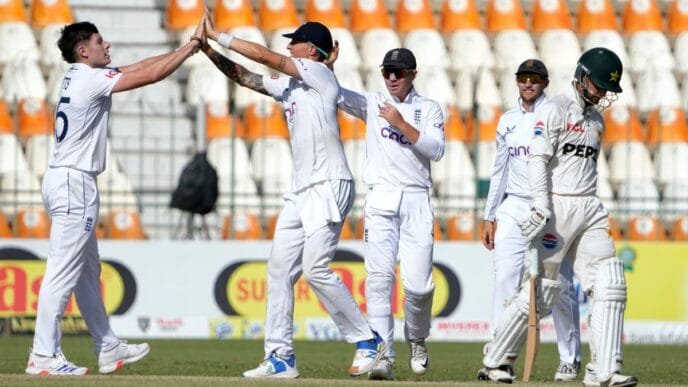 Matthew Potts ends Pakistan century stand after early Jack Leach joy for England