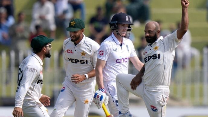 Pakistan have England in a spin on first morning of deciding Test