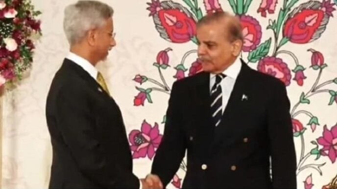 Shehbaz, Jaishankar shake hands at dinner for SCO leaders