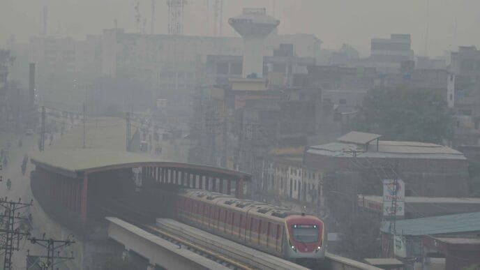 Pakistan’s second-largest city shuts down schools with air pollution above dangerous levels