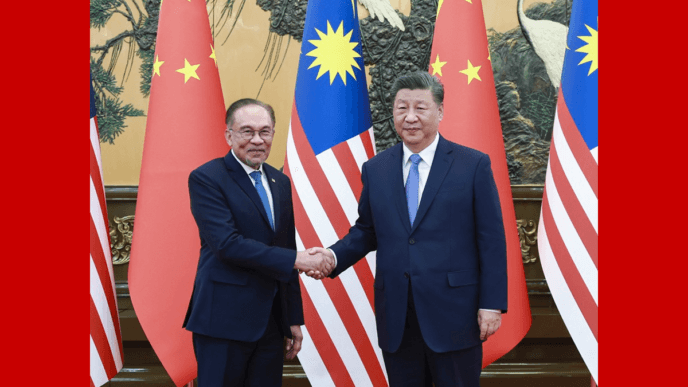 Xi meets Malaysian PM in Beijing, calling to promote and enrich China-Malaysia community with a shared future