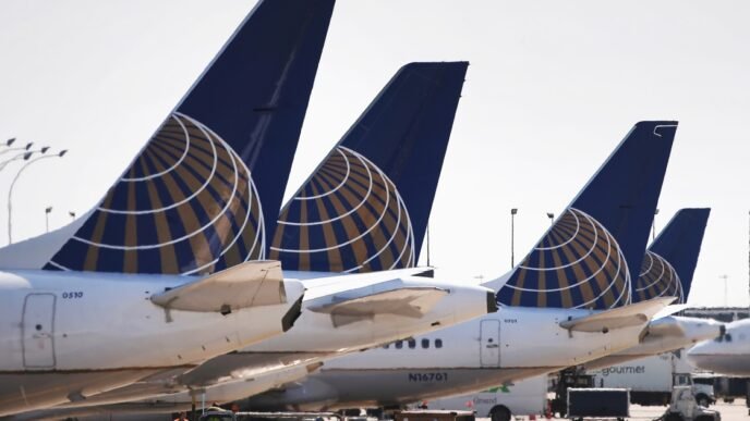 Body discovered in wheel well of United Airlines flight after landing in Hawaii