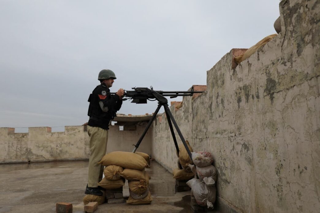 Militants kill 16 security personnel in northwest Pakistan