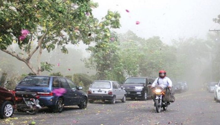 Strong winds, cold weather expected in Karachi