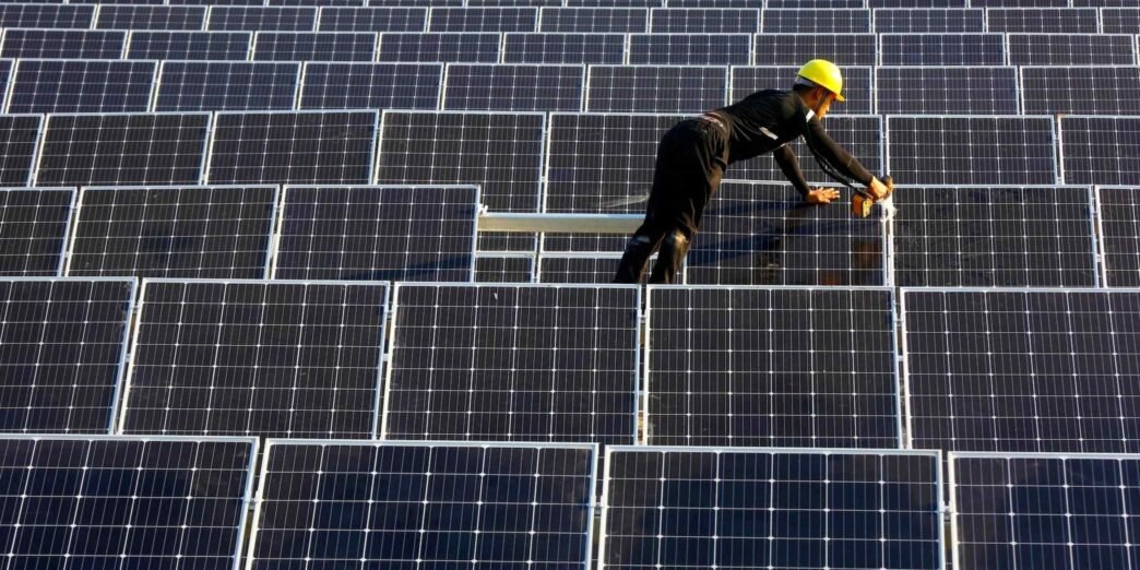 U.S. hikes tariffs on Chinese solar products