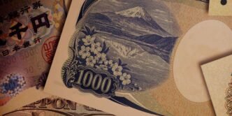 Yen carry trades lose ground to franc as Japan, Swiss rates converge