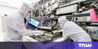 ASML rebounds, expects DeepSeek's AI leap to boost chip demand