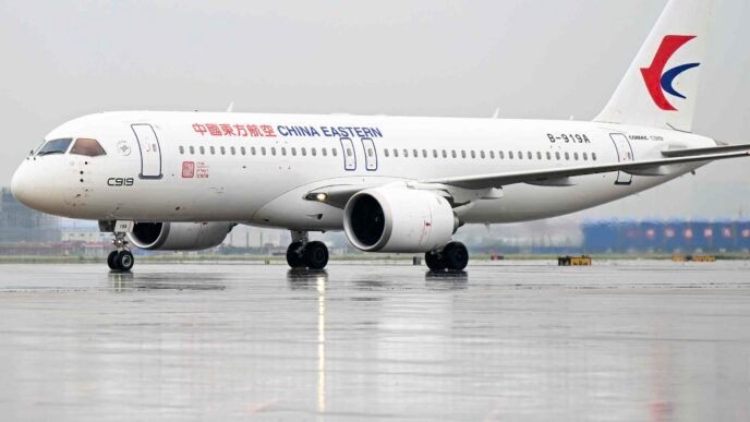 Chinese state airlines mired in losses while airport earnings climb