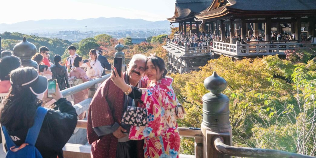 Foreign tourists to Japan hit record 36m in 2024 on weak yen