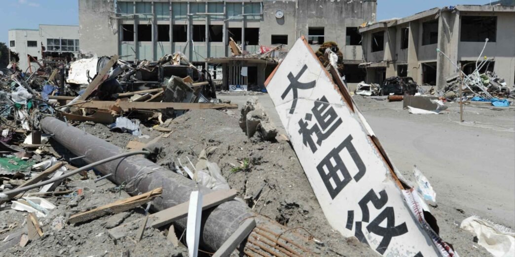 Japan megaquake would leave half a million without shelter: survey