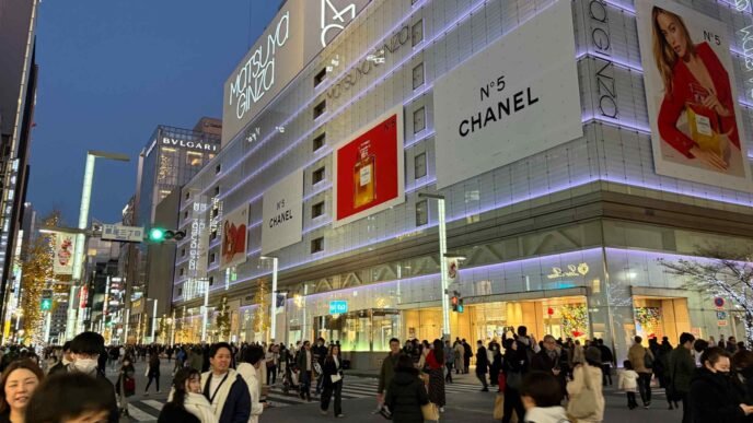 Japanese department store uses online solution to tackle long lines