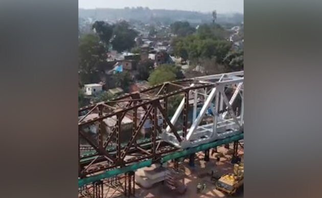 Railways installs 76.2m track bridge in Katni in 2.5 hours; Minister Ashwini Vaishnaw shares video