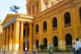 Sindh to install CCTV cameras in Karachi colleges