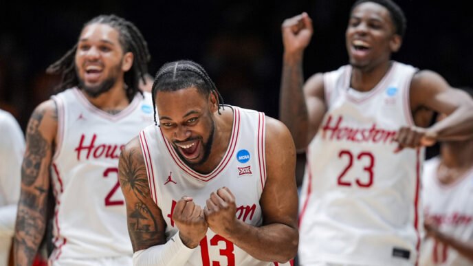 Houston beats Tennessee, becoming the third No. 1 seed to reach the NCAA's Final Four