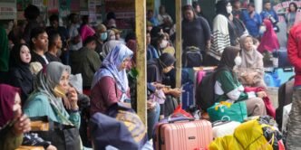 Muslims celebrate Eid al-Fitr, BIMSTEC summit in Thailand, Trump tariffs