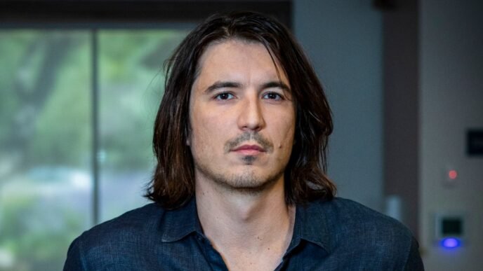 Robinhood CEO sees Amazon-like subscription model as path to 'loyalty' in financial services
