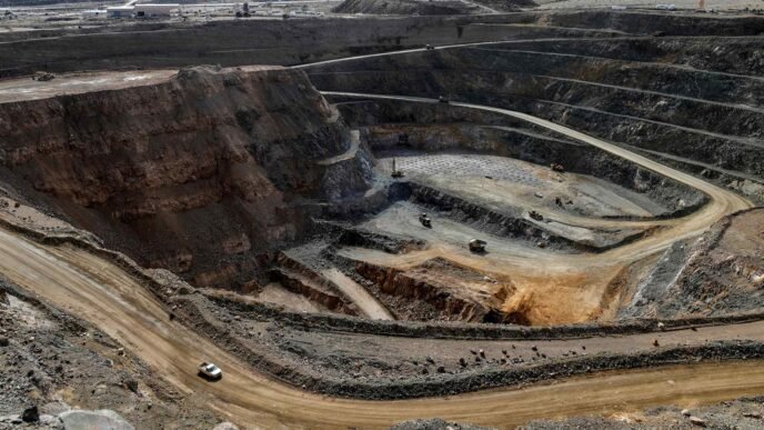 U.S. miner halts rare-earth exports to China due to tariff war