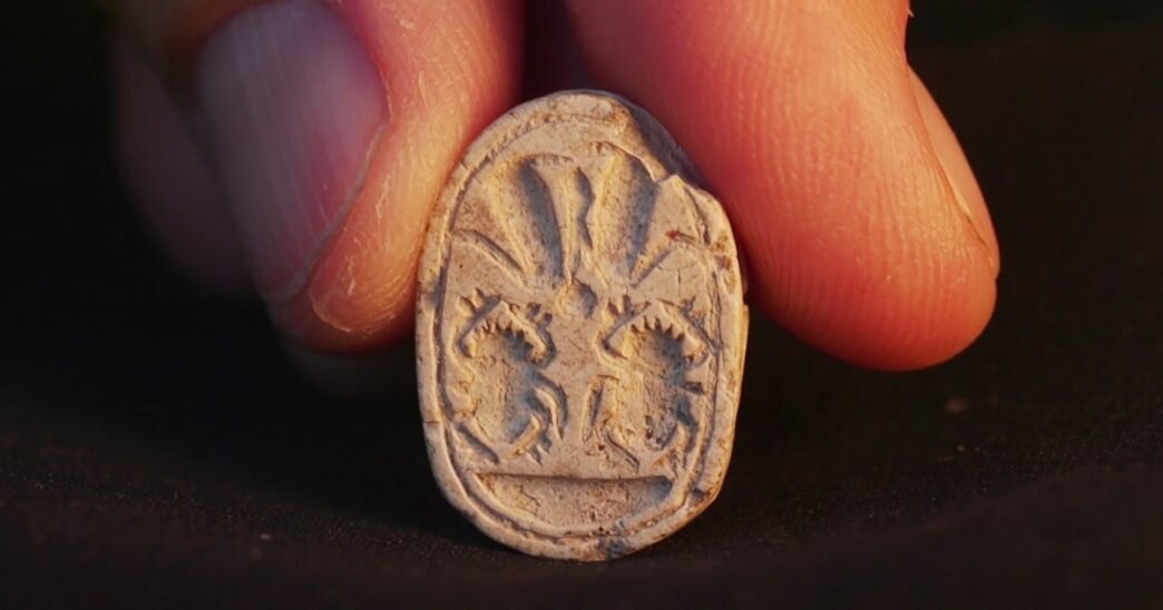 3-year-old discovers ancient 3,800-year-old treasure during family outing in Israel