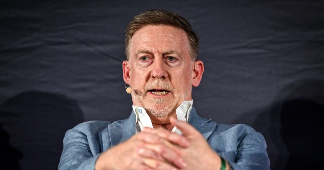 '60 Minutes' producer leaves show, citing a loss of journalistic independence
