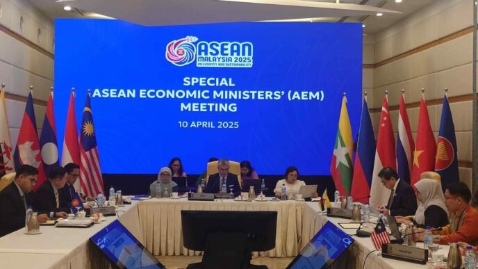 ASEAN criticizes U.S. over tariffs but vows no retaliation