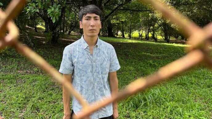 After a month in a Costa Rican shelter, many deported from the U.S. still have no home