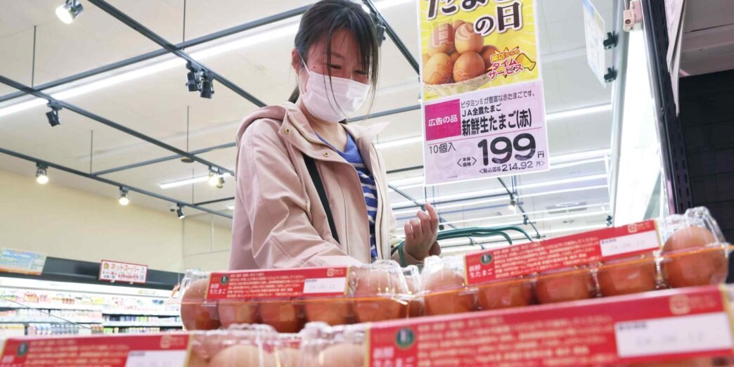 BOJ quarterly survey signals decline in Japan business mood
