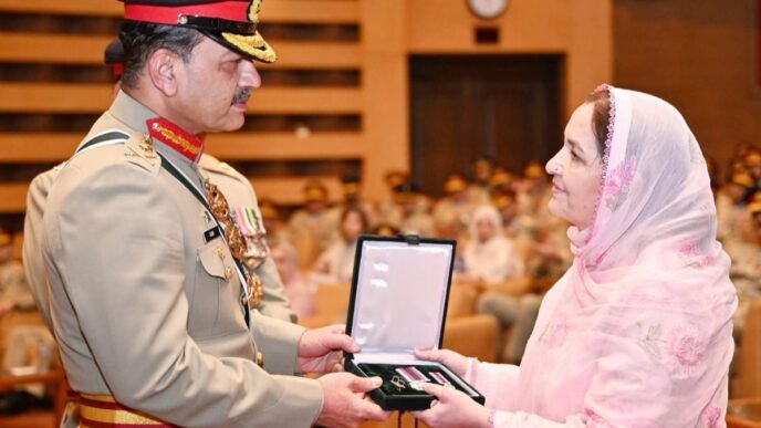 COAS confers military honours on officers, soldiers of Pak Army