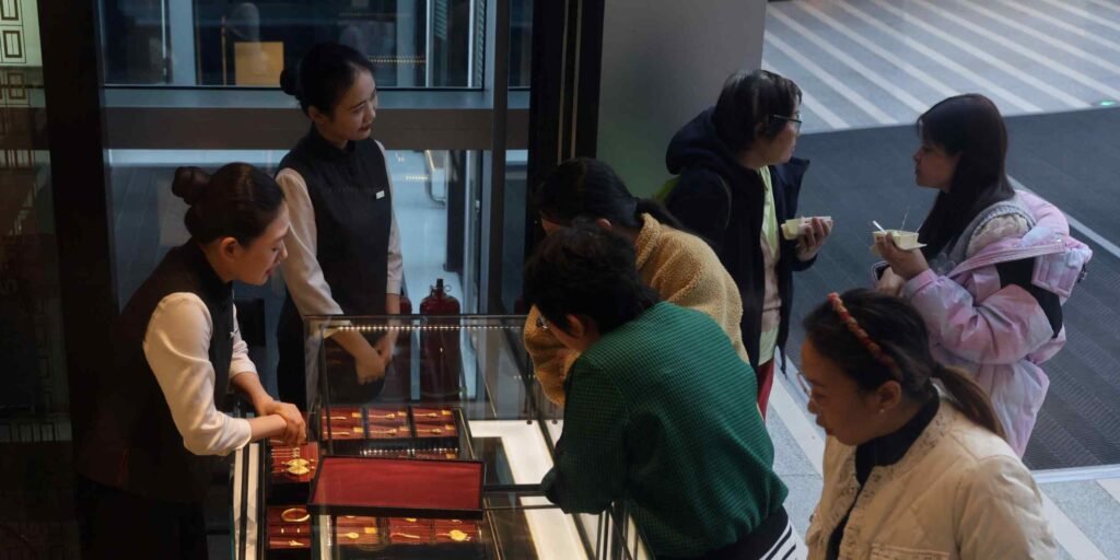 China buyers lift 'stateless' gold to new highs amid U.S. tensions