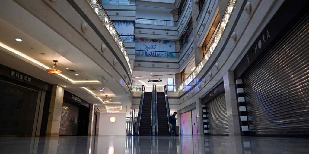 Corporate China posts second straight year of falling profits
