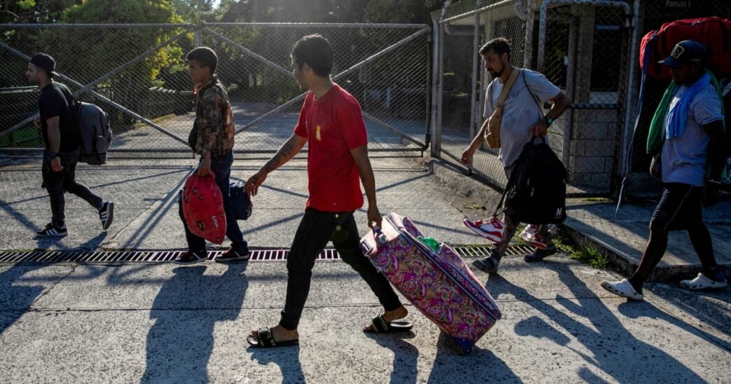 Costa Rica grants special status to 85 migrants deported from the U.S.