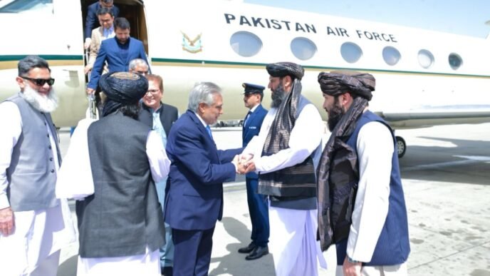 Dar arrives in Kabul on day-long official visit