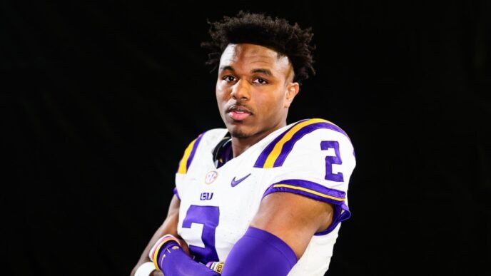 Ex-LSU receiver Kyren Lacy died in an apparent suicide during a police chase, authorities say