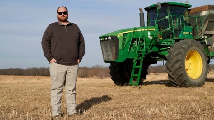 Farmers challenge John Deere's control over equipment repair