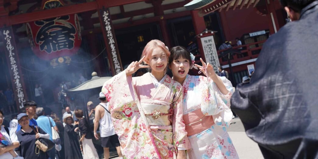 Foreign visitors to Japan hit record 10.5m in first quarter