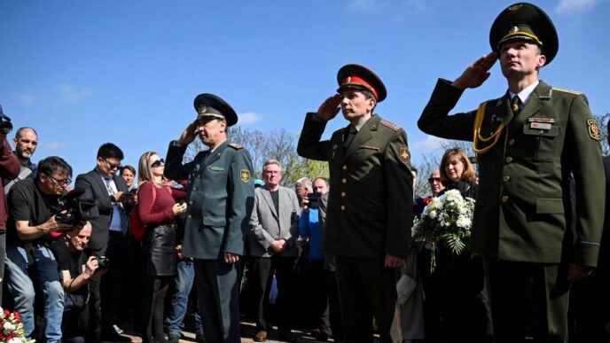 Germany warns its towns against letting Russia war memorials for its own propaganda