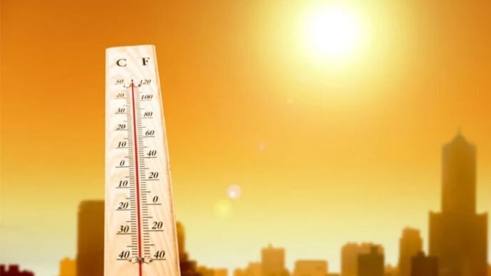 Hot, humid weather persists in Sindh