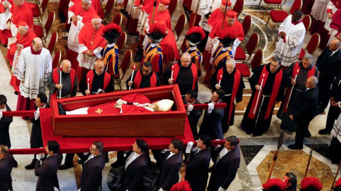 Hundreds of thousands of mourners to watch Vatican procession