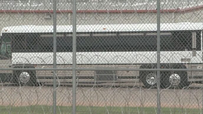 ICE deportations get caught in a legal fight and an Easter ceasefire is tested: Weekend Rundown