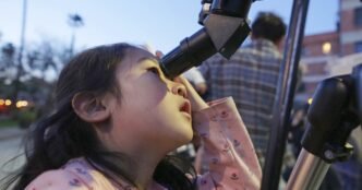 In a city of stars, Los Angeles astronomy club makes sure to keep looking up