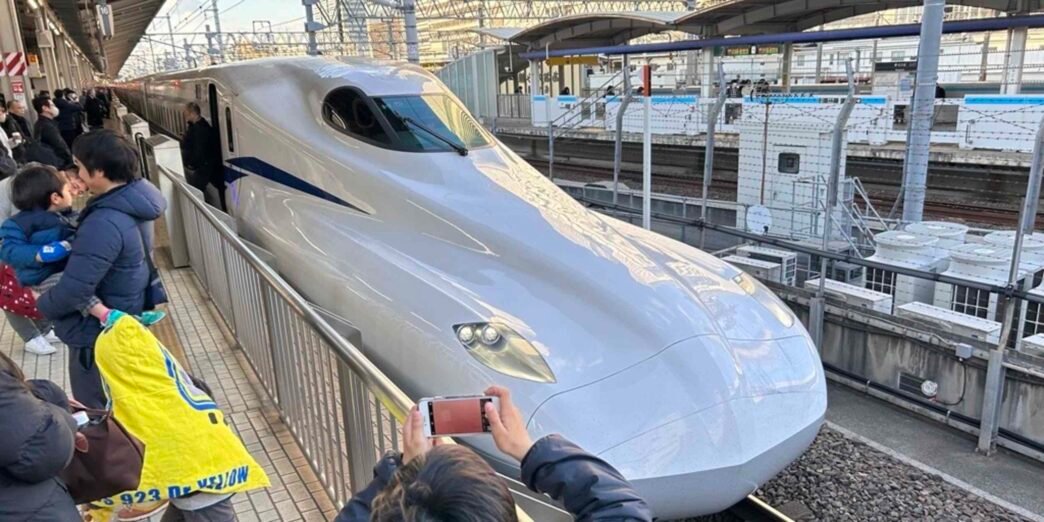 Japan bullet train woos tourists with bookings in 15 languages
