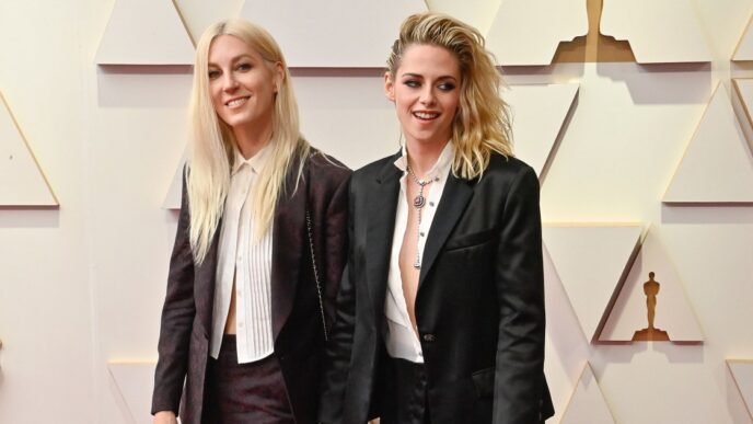 Kristen Stewart and Dylan Meyer reportedly tie the knot