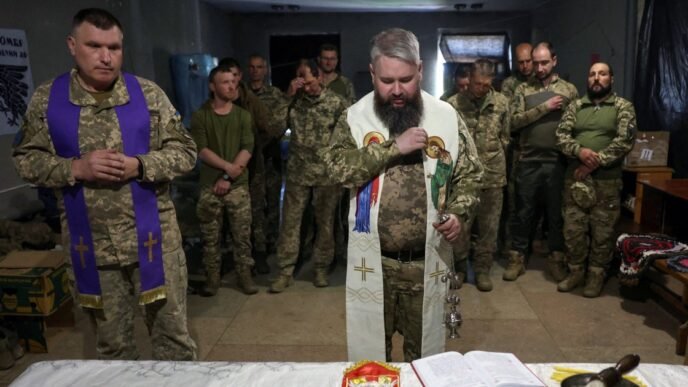 Kyiv and Moscow accuse each other of breaking Easter ceasefire