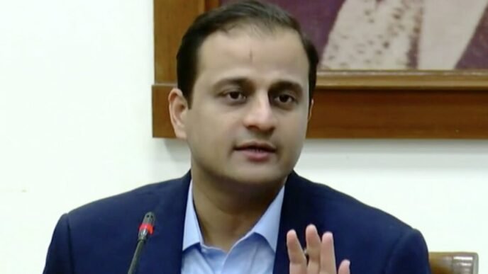 Mayor Karachi inaugurates digital Aap to streamline salary process