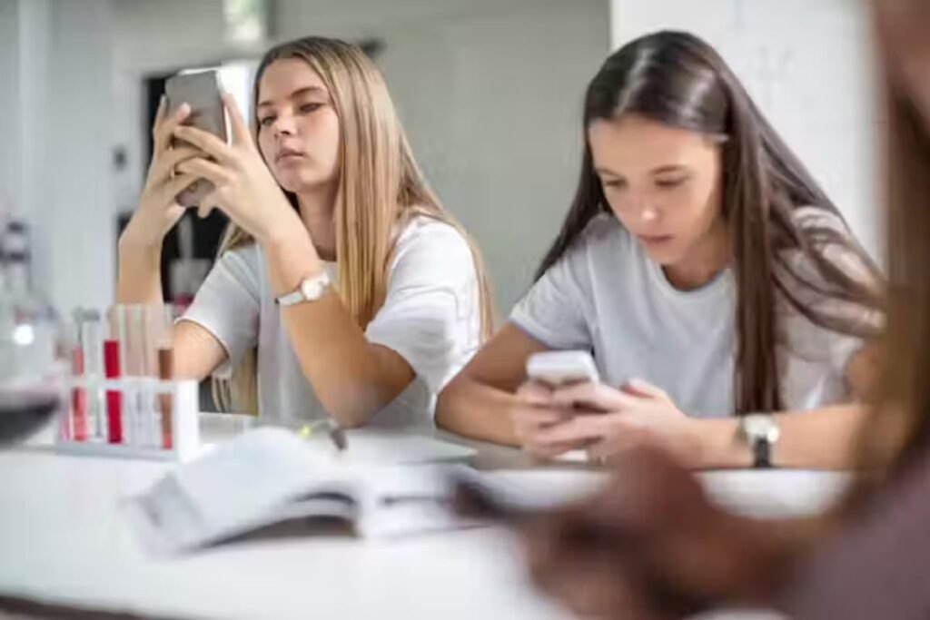 More than 90% of schools in England ban mobile phone use