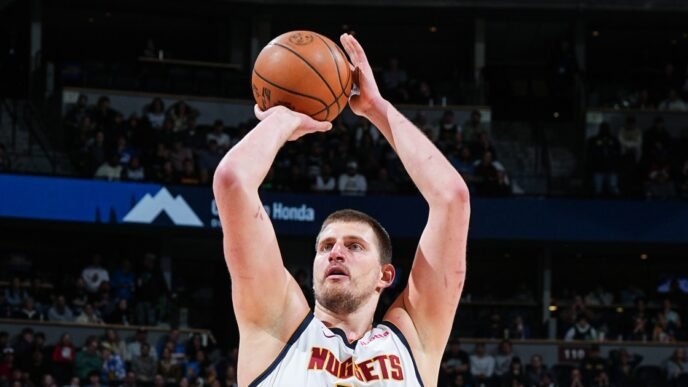 Nikola Jokic scores career-high 61 points, plays nearly 53 minutes in double-OT loss to Wolves