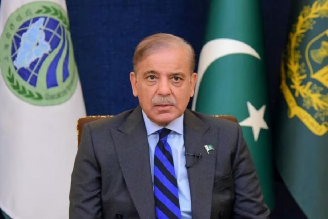PM Shehbaz takes action on private Hajj quota reduction, orders investigation